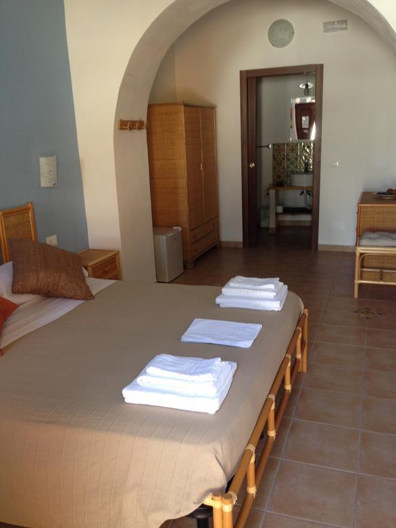 B&B La Goletta Di Salina Санта Марина Салина Стая снимка